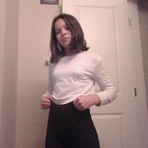 White long sleave sweatshirt